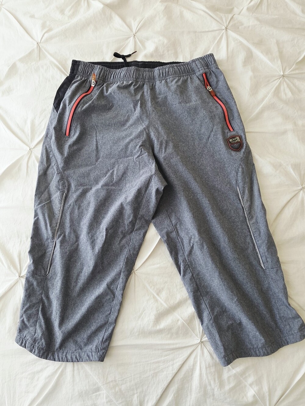 EXR Progressive Gray Athletic Capri Pants Red Zip Pockets